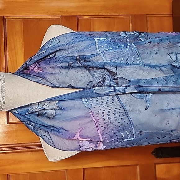 ⚡️5 For $10⚡️Vintage weighted silk navy blue and sheer floral scarves - Picture 4 of 6